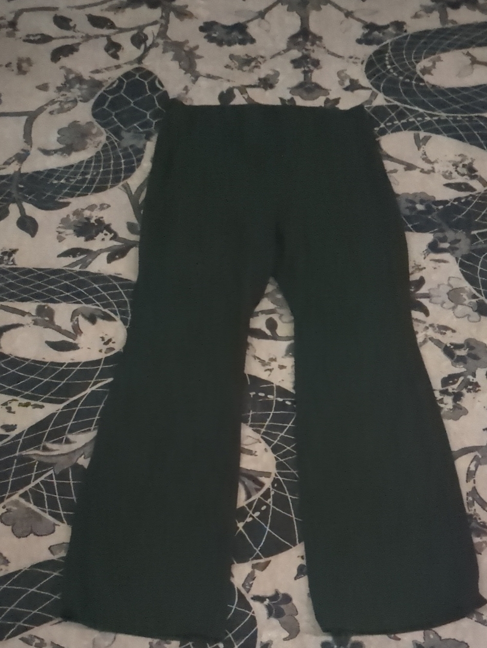 Torrid Sz 2 2X Black Flare Leggings With Pockets